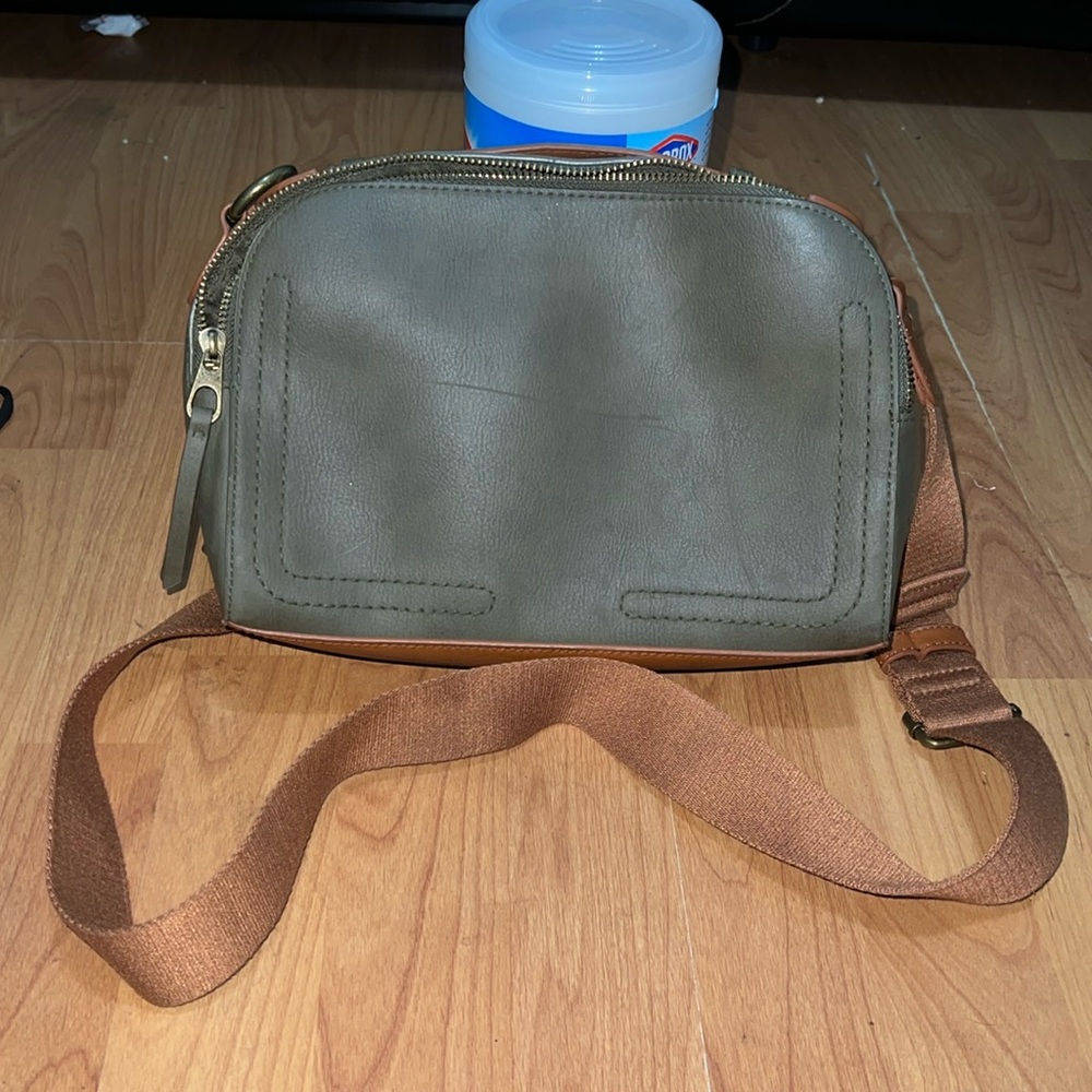 Crossbody purse